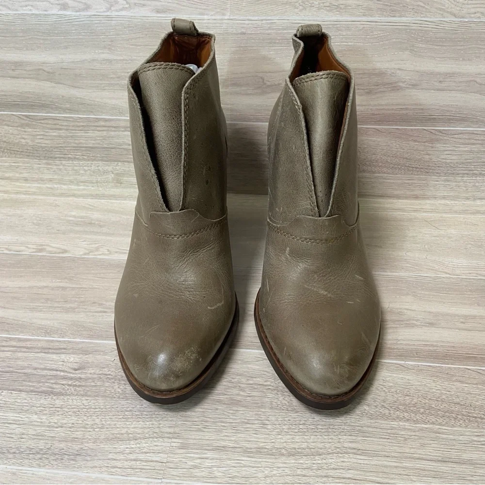 LUCKY BRAND / Ehllen Leather Ankle Boots Taupe Size 9